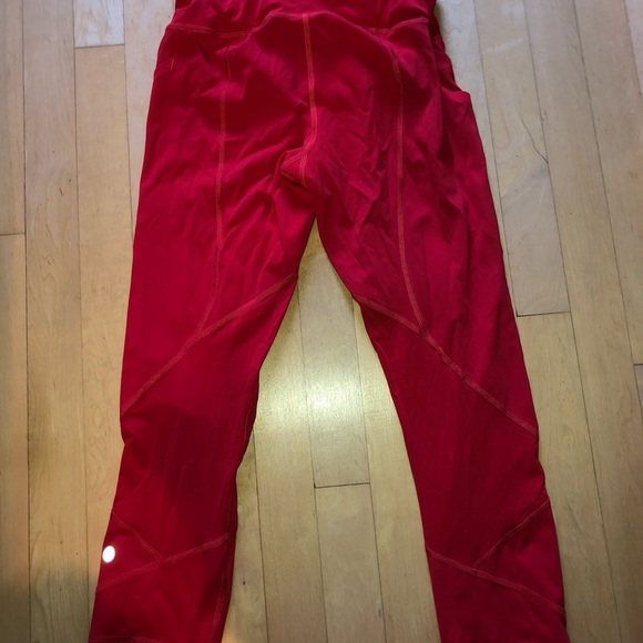 Lululemon red cropped leggings - Picture 2 of 3